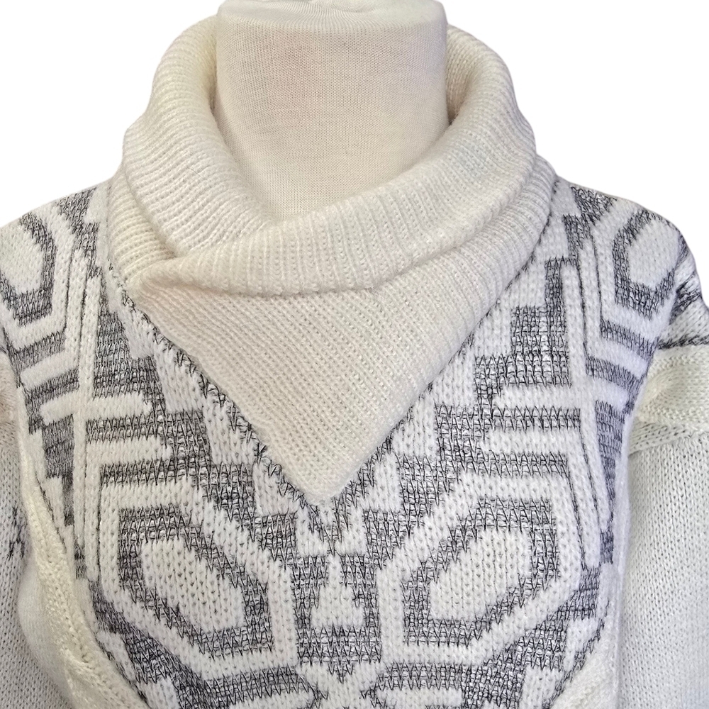 Aviator Abstract Fit Cream-Grey Wool Blend Knit TurtleNeck Sweater. Size Small - Picture 4 of 9